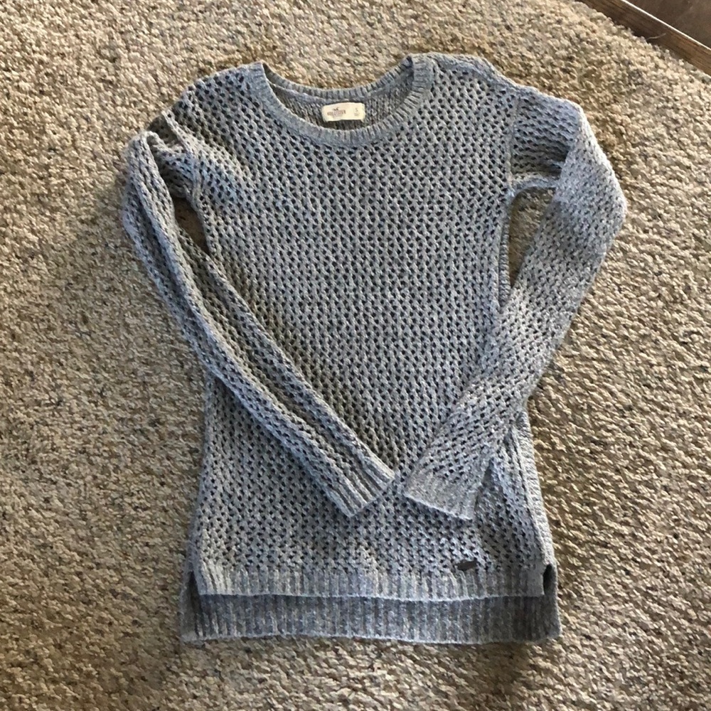 Hollister Gray Sweater. Size Small